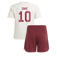 Dječji Nogometni Dres Bayern Munich Leroy Sane #10 Rezervni 2023-24 Kratak Rukav (+ Kratke hlače)